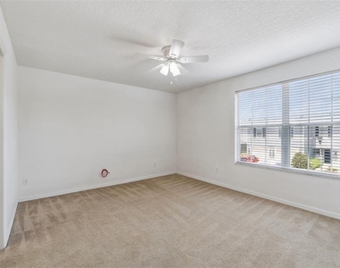 12648 Somerset Oaks Street - Photo Thumbnail 8