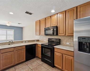 12648 Somerset Oaks Street - Photo Thumbnail 3