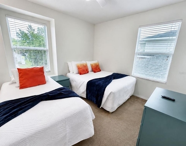 4722 Ruby Red Lane - Photo Thumbnail 10