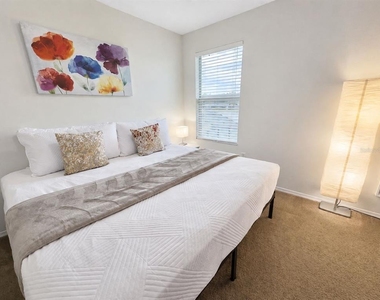 4722 Ruby Red Lane - Photo Thumbnail 9