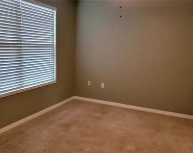 2805 Cliffe Court - Photo Thumbnail 3