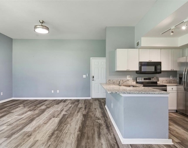 7250 Westpointe Boulevard - Photo Thumbnail 8
