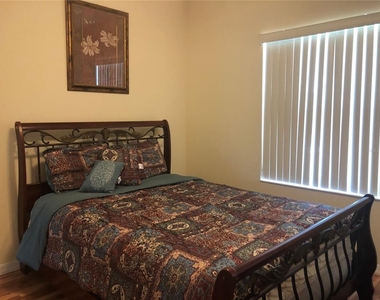 2060 Royal Vista Court - Photo Thumbnail 7
