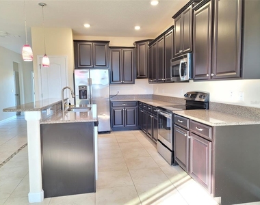 15030 Evergreen Oak Loop - Photo Thumbnail 12
