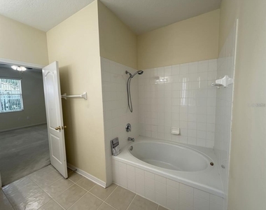 10130 Shadow Creek Drive - Photo Thumbnail 13