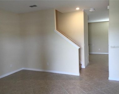 13048 Garridan Avenue - Photo Thumbnail 2