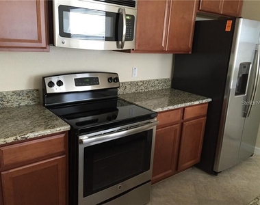 13048 Garridan Avenue - Photo Thumbnail 6