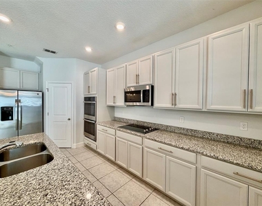 960 Grand Wildmere Cove - Photo Thumbnail 7