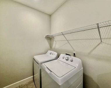 960 Grand Wildmere Cove - Photo Thumbnail 22