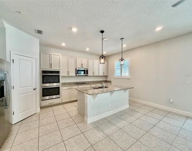960 Grand Wildmere Cove - Photo Thumbnail 4
