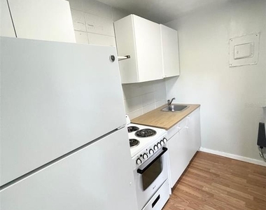 1343 W Point Drive - Photo Thumbnail 3