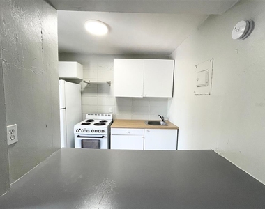1343 W Point Drive - Photo Thumbnail 4