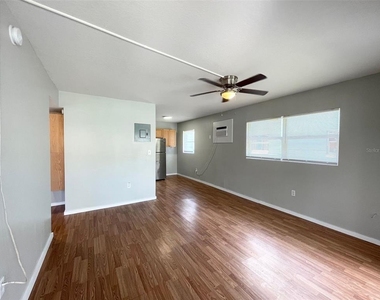1339 W Point Drive - Photo Thumbnail 4