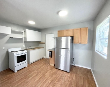 1339 W Point Drive - Photo Thumbnail 6
