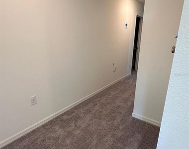16553 Brook Isle Way - Photo Thumbnail 10
