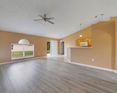 1907 Manatee Drive - Photo Thumbnail 3