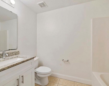 1907 Manatee Drive - Photo Thumbnail 6