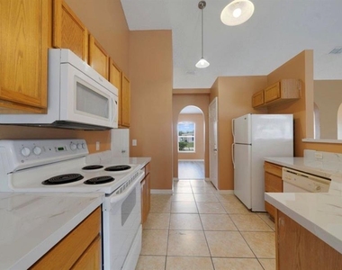 1907 Manatee Drive - Photo Thumbnail 1