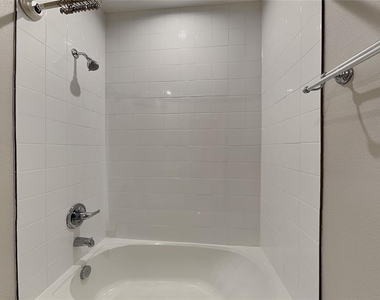 186 Piave Street - Photo Thumbnail 14