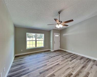 9399 N Del Rio Way - Photo Thumbnail 2