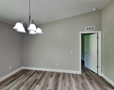9399 N Del Rio Way - Photo Thumbnail 4