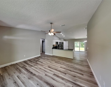 9399 N Del Rio Way - Photo Thumbnail 1