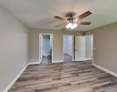 9399 N Del Rio Way - Photo Thumbnail 6