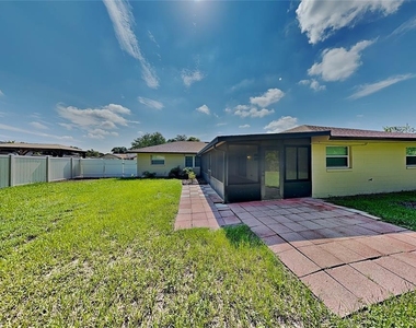 1016 Manchester Circle - Photo Thumbnail 16