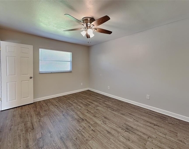 1016 Manchester Circle - Photo Thumbnail 6