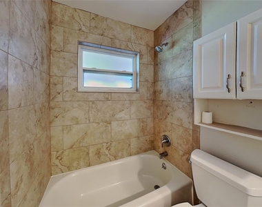 1016 Manchester Circle - Photo Thumbnail 13