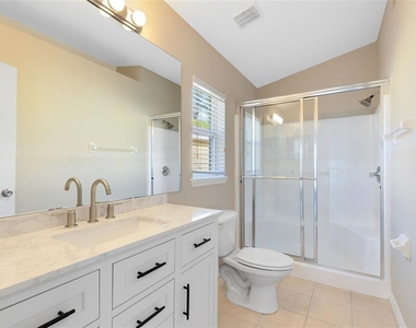 139 Ridgebrook Court - Photo Thumbnail 11