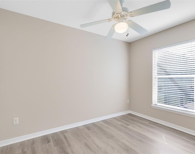139 Ridgebrook Court - Photo Thumbnail 18