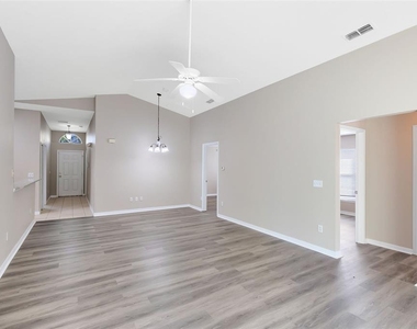 139 Ridgebrook Court - Photo Thumbnail 8