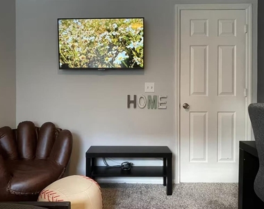 102 W Frederick Avenue - Photo Thumbnail 24