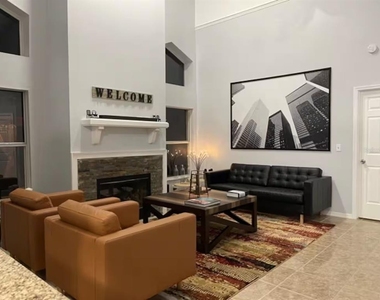 102 W Frederick Avenue - Photo Thumbnail 2