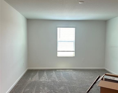 4039 Ambrose Avenue - Photo Thumbnail 13
