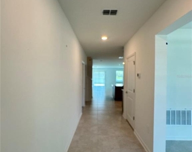 4039 Ambrose Avenue - Photo Thumbnail 2