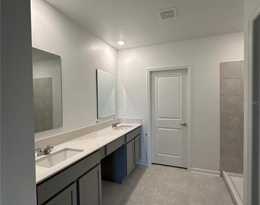 4039 Ambrose Avenue - Photo Thumbnail 11