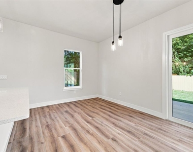 561 N Thompson Road - Photo Thumbnail 10