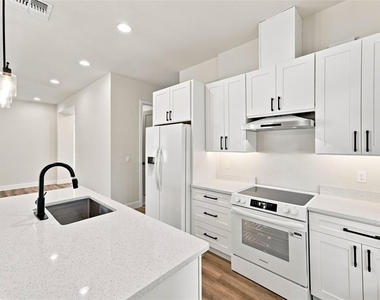 561 N Thompson Road - Photo Thumbnail 18