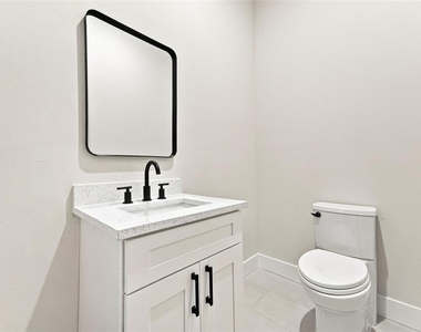 561 N Thompson Road - Photo Thumbnail 26