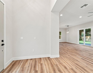 561 N Thompson Road - Photo Thumbnail 2