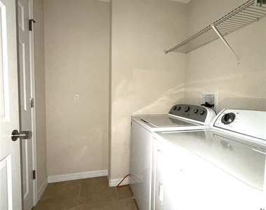 4910 Fiorazante Avenue - Photo Thumbnail 23