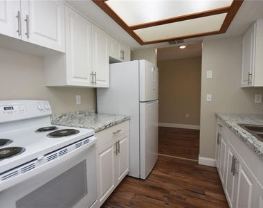 1224 Waterview Boulevard E - Photo Thumbnail 2