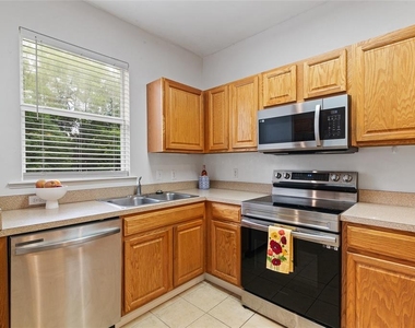 6519 W Newberry Road - Photo Thumbnail 8