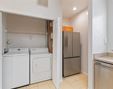 6519 W Newberry Road - Photo Thumbnail 12