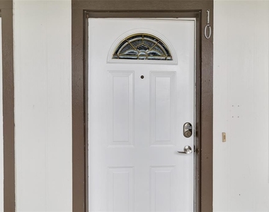 6519 W Newberry Road - Photo Thumbnail 4
