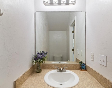 6519 W Newberry Road - Photo Thumbnail 13