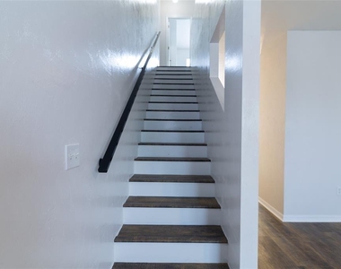 6519 W Newberry Road - Photo Thumbnail 14