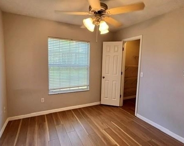 8312 Sw 61st Place - Photo Thumbnail 9